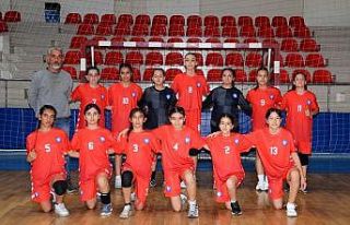 Okullar Arası Yıldızlar Hentbol Müsabakaları...