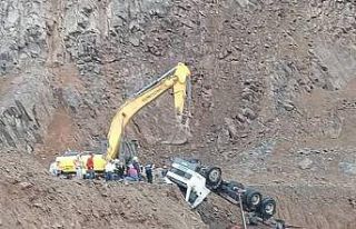 Ordu’da taş ocağında kamyon devrildi, sürücü...