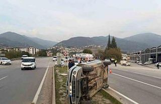 Osmaniye’de kontrolden çıkan otomobil takla attı:...