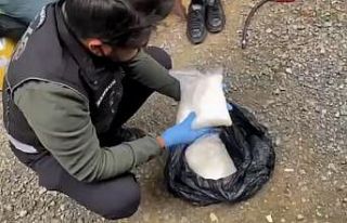 Otobüs tuvaletinde 2 kilo metamfetamin ele geçirildi:...