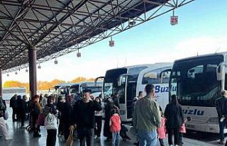 Otogarda ’ara tatil’ yoğunluğu