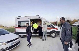 Otomobil ile motosiklet çapıştı: 2 yaralı