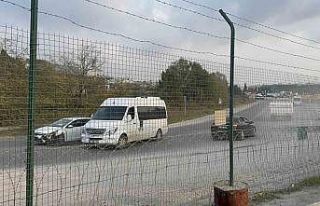 Otomobil ile servis çarpıştı: 1 yaralı