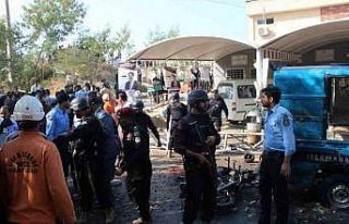 Pakistan’daki intihar saldırısını Pakistan Talibanı...