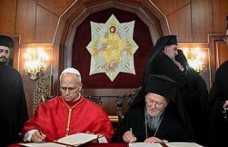 Papa 14. Leo, Balat’ta Fener Rum Patriği Bartholomeos...