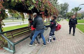 Parkta alkol alıp sızan şahıs hastanelik oldu
