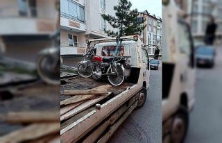 Parkta drift keyfi pahalıya patladı: Sürücüye...