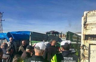 Pınarbaşı’nda traktörlere reflektör dağıtıldı