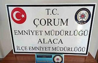 Polisin durdurduğu araçtan sentetik ecza hapı çıktı:...