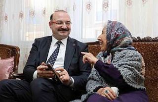 Rektör Hacımüftüoğlu’ndan anlamlı öğretmenler...