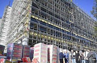 Rektör Savaş, diş hastanesi inşaatını yerinde...