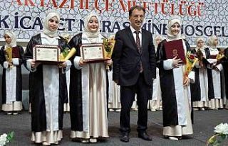 Sakarya’da 27 öğrenci icazet merasiminde hafızlık...