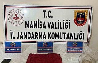 Salihli’de kaçan şüpheliden uç bonzai ele geçirildi