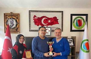 Şampiyona kupası verildi