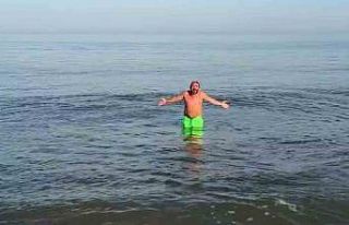 Samsun’da pastırma sıcakları vatandaşı denize...