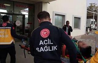 Şarampole yuvarlanan otomobildeki 5 kişi yaralandı