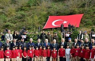 Şehitler için fidan diktiler