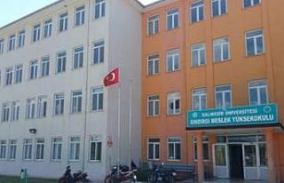 Sındırgı’da depremden etkilenen öğrenciler...