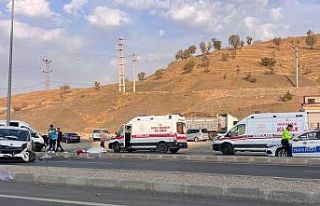 Şırnak’ta minibüsü ile hafif ticari araç çarpıştı:...