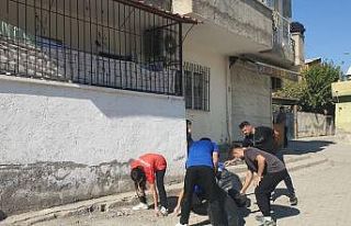 Spor Lisesi öğrencileri çevreye el attı, mahalleyi...