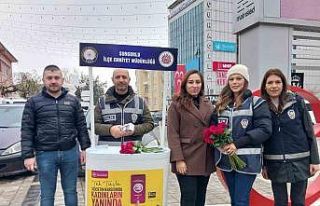Sungurlu polisi kadınlara ‘KADES’i anlattı