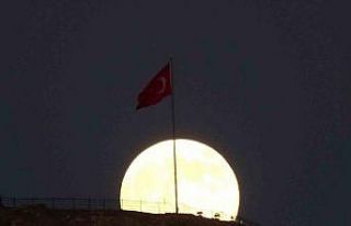 Süper Ay göz kamaştırdı