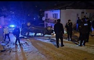 Takla atan araçtaki 5 kişi yaralandı