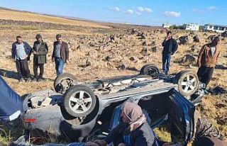 Takla atan otomobilde aynı aileden 4 kişi ağır...