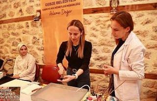 Tarihi mekanda "ebru" etkinliği