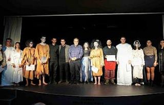 Tarsuslu genç oyuncular modern macbeth uyarlamasıyla...