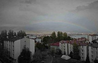 Tatvan’da yağmur sonrası gökkuşağı
