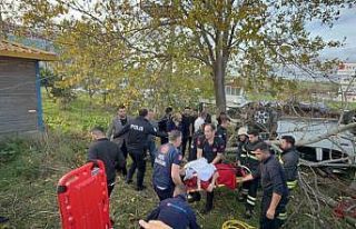 Tekirdağ’da yolcu minibüsü ile çarpışan pikap...