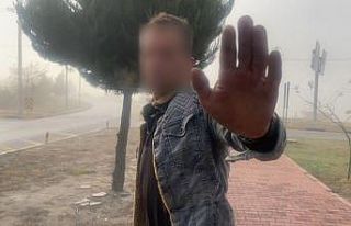 Ters şeritten giderken otomobile çarpıp kaçan...