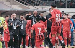 TFF 2. Lig: GMG Kastamonuspor: 7 - Altınordu: 1