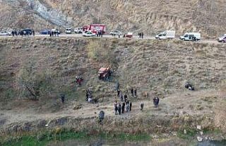 Traktör uçuruma devrildi: 1 ölü