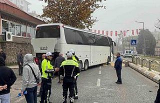 Tur otobüsünün ters yön hatası pahalıya mal...