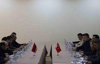 Türkiye ile Ermenistan, Kars-Gümrü demiryolunun...