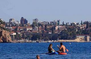 Türkiye’de karla mücadele başlarken, Antalya’da...