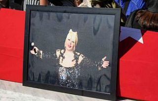 Ünlü sanatçı Muazzez Abacı son yolculuğuna uğurlandı