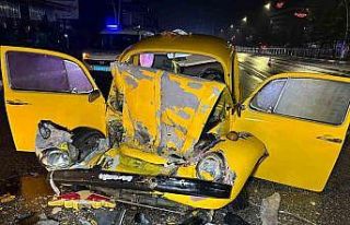 Uşak’ta otomobil ile otobüs çarpıştı: 1’i...