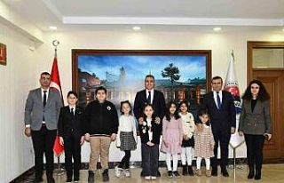 Vali Çiçek, 20 Kasım Dünya Çocuk Hakları Günü’nde...