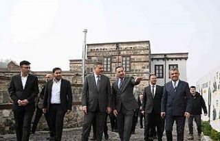 Vali Çiftçi, "Dil ve Edebiyat Konağı"nı...