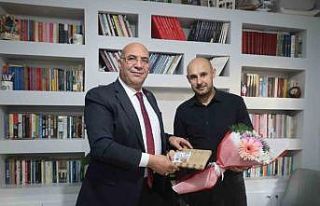 Van’da bıçaklı saldırıda yaralanan öğretmene...