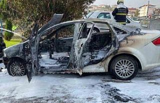 Yakıt aldıktan sonra otomobil alev aldı: 2 araç...