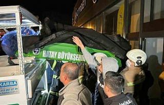 Yangından kaçmak isterken alevlerin içerisine can...