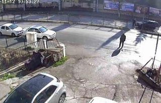 Yaya geçidinde 5 gün arayla yaşanan iki kaza kamerada