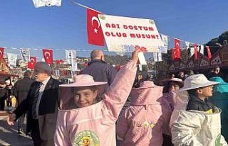 "10. Geleneksel Beykoz Bal Festivali" vatandaşları...