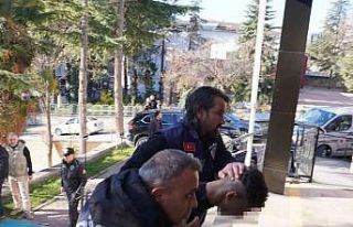 15 gün arayla bir kişiyi bıçakladı, bir kişiyi...