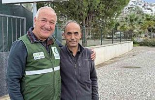 62 yaşında, 25 saatte 102 kilometre yürüdü