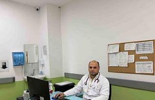 Acil serviste hayat kurtarıyor, dağlarda pedal çeviriyor